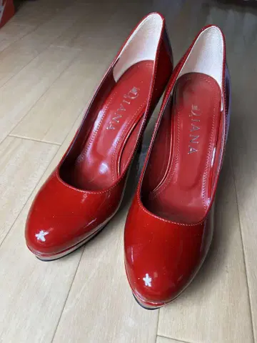 다이애나 펌프스 23.5cm 레드 에나멜 시착만 한 상품 새상품급