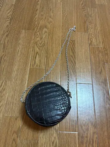 원형 숄더백 블랙