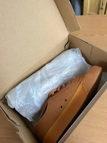 DC 브라운 메쉬 스니커즈
