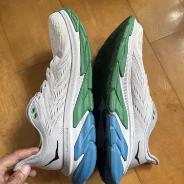 Hoka one one