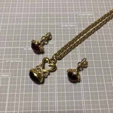 초레어 니나리치 골드 빨간색 스톤 귀찌 목걸이 세트