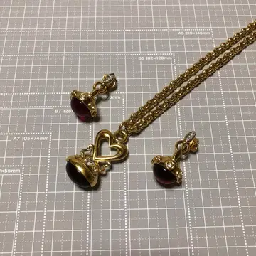 초레어 니나리치 골드 빨간색 스톤 귀찌 목걸이 세트