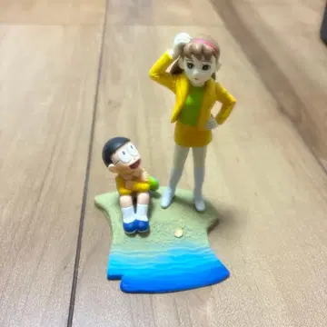 진구와 시즈카 피규어 세트