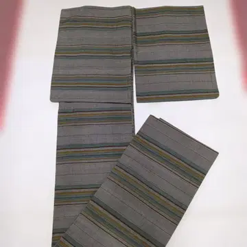 명주 기모노 단의 가로 줄무늬
