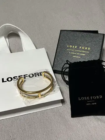 루즈 포드 뱅글