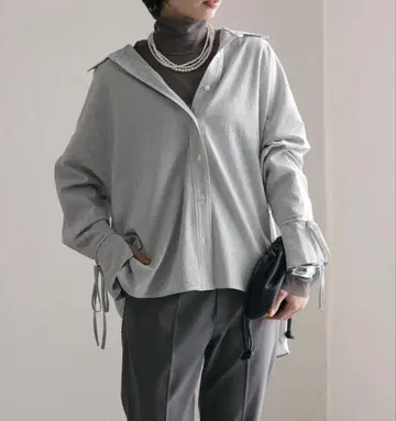 La TOTALITE 전개 리본 커프스 셔츠