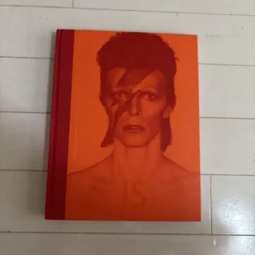 DAVID BOWIE IS 아트북