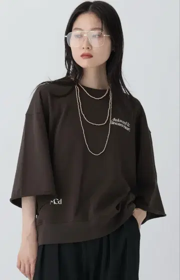 미니 쭈리 6부 소매 프린트 T 브라운
