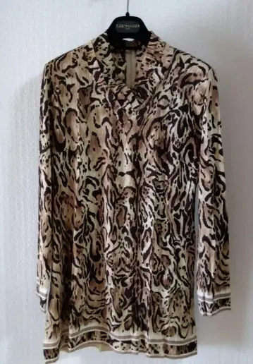 LEONARD 레오나르 레오파드 무늬 긴소매 튜닉