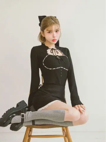 Darich 프론트 오픈 리브 니트탑 블랙
