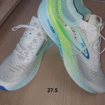새상품급 BROOKS 하이페리온 엘리트 4 27.5