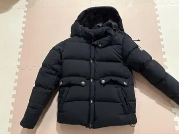 피레넥스 다운 자켓 후드 부착