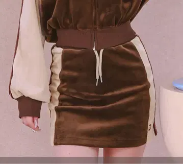 미사용 다리치 darich 벨로아 셋업 스커트 프리 사이즈