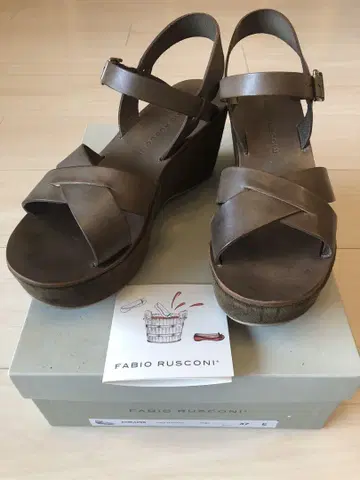 파비오 루스코니 여성용 샌들 37 24cm 상당 브라운