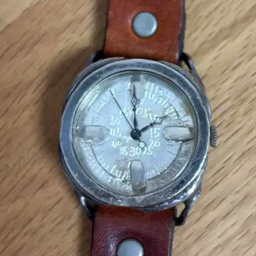 작가 오리지널 작품 실버 다이얼 가죽 벨트