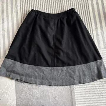 SUPER Hakka 블랙 그레이 플레어 스커트