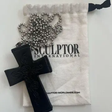 SCULPTOR 크로스 스트랩 지갑