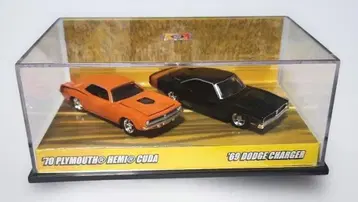 핫휠 1/64 40주년 기념 부울바드 버너 카즈 2대 세트