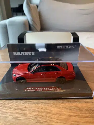 BRABUS 850 E63 2013 미니카 1/43