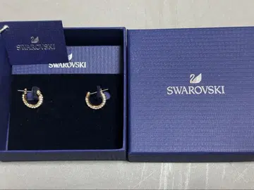 Swarovski 크리스탈 후프 귀걸이