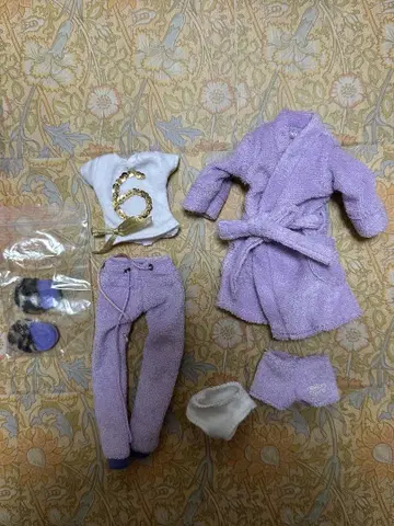 브라이스 타미 페브러리/아웃핏