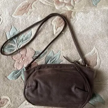 바네사브루노 가죽 숄더백 다크 브라운