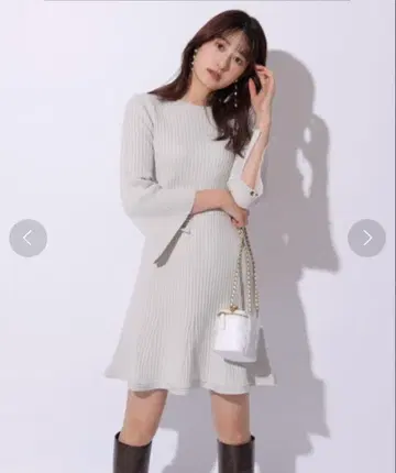 Rirandture 8부 소매 밑단 플레어 리브 니트 원피스