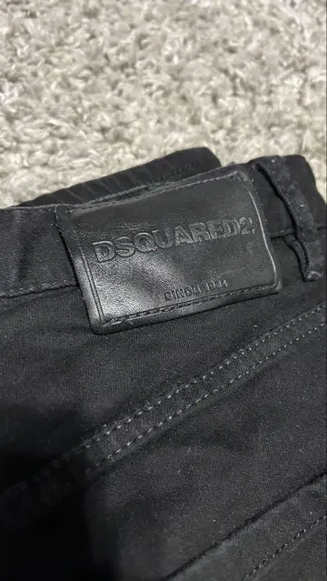DSQUARED2 디스퀘어드 SUPER TWINKYJEAN 46