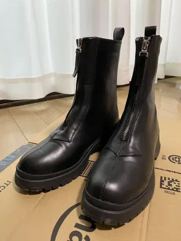 블랙 지퍼 부츠 베이플로우 사이즈 M