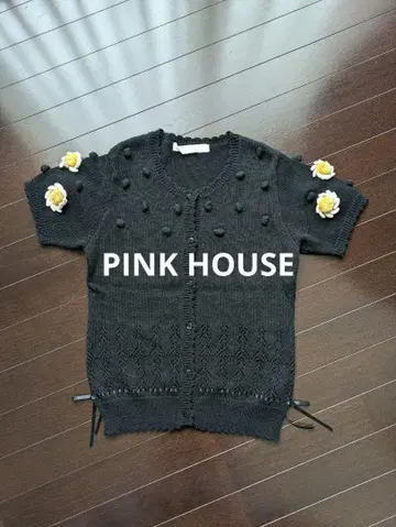 PINK HOUSE 핑크하우스 블랙 반팔 가디건 꽃 모티브 부착