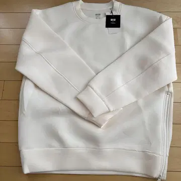 UNIQLO x Theory 화이트 맨투맨 L