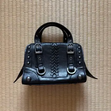 ZARA 블랙스 스터드 미니 백