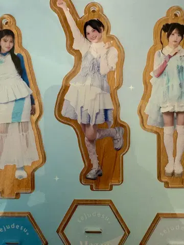 세지입니다. 나츠카와 메간 아크릴 스탠드 세트