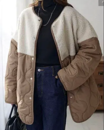 디스코트 보아 절개 퀼팅 코트 모카 DISCOAT M