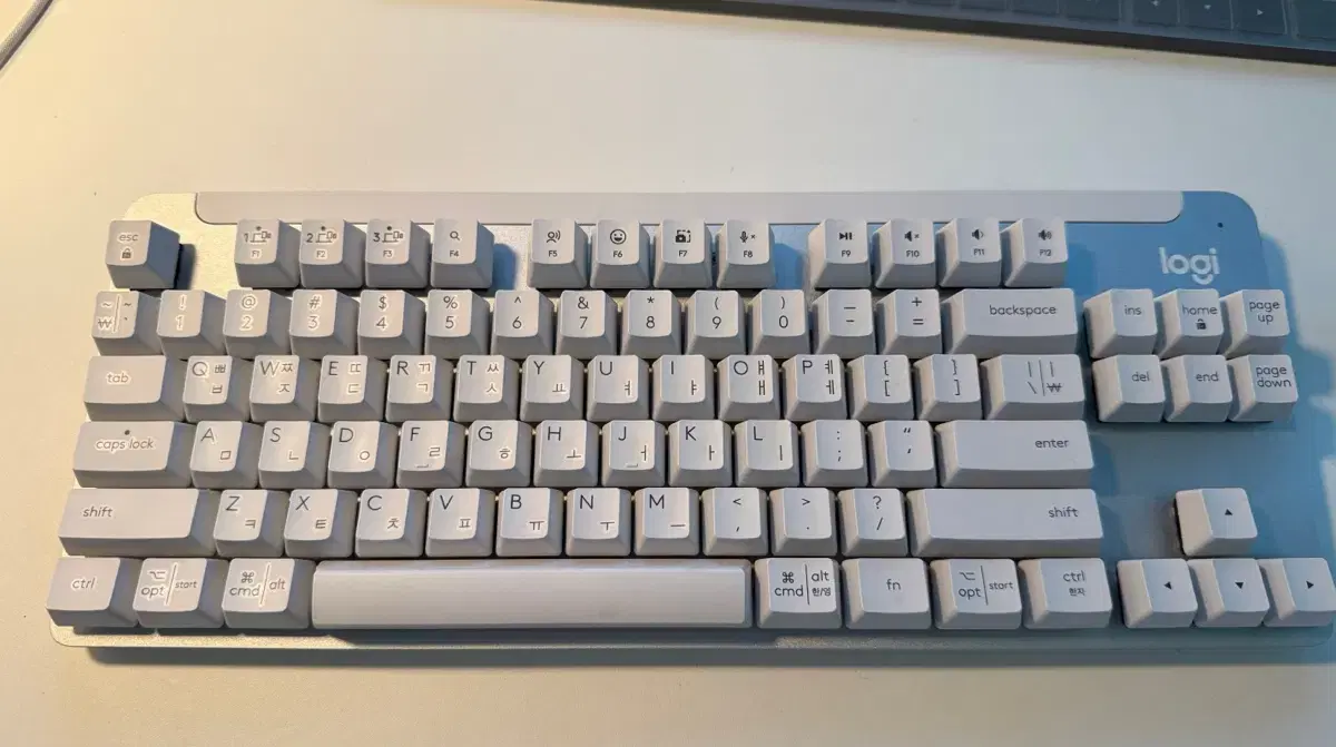 Logitech SIGNATURE K855 Off-white™️ Red Switch