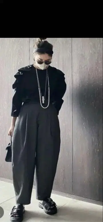LOHEN 로헨 긴팔 블라우스 블랙