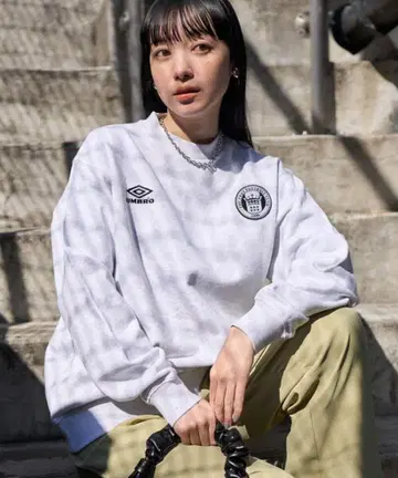 엄브로 프릭스 스토어 별주 맨투맨