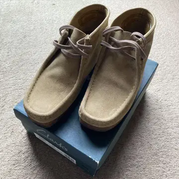 Clarks 왈라비 베이지 스웨이드