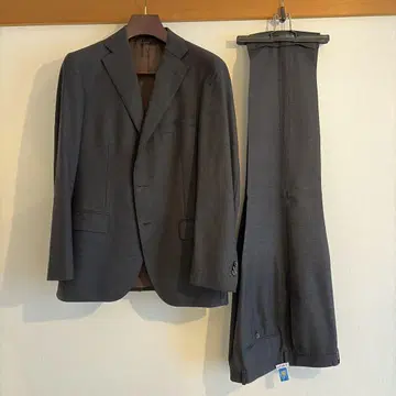 UNIVERSAL LANGUAGE MEASURES 수트 그레이