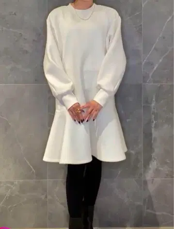 컨디션 최상 아르페쥬 스토리 종이상자 미니 원피스 플레어 화이트