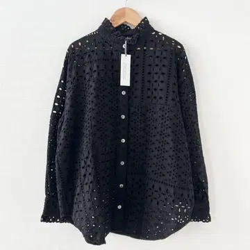 미사용 새상품 허그아워 컷워크 레이스 셔츠 블랙