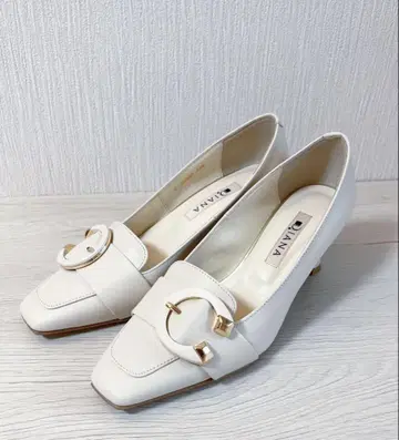 다이애나 DIANA 22.5cm 아이보리 펌프스 미사용 새상품