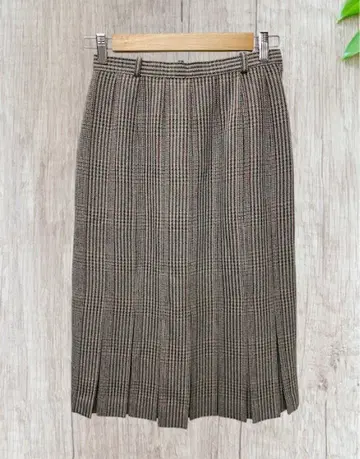컨디션 최상 레리안 플리츠 절개 체크 무늬 미디 스커트 9호 25사220