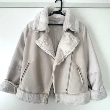 LIP SERVICE 무스탕 코트