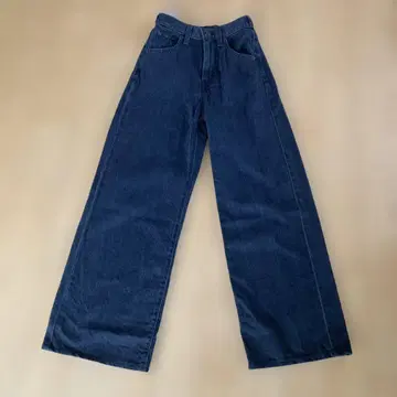 Levis 신치 배기 진 23인치