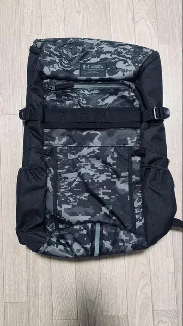 언더아머 백팩