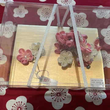 일본풍 꽃 머리 장식 핑크와 화이트