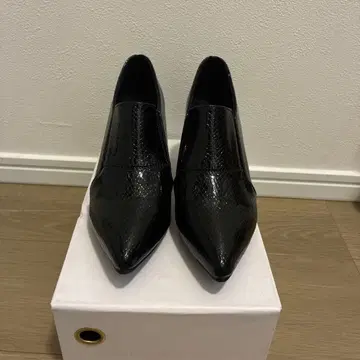 새상품 미사용! 여성용 블록힐 펌프스 블랙 23cm