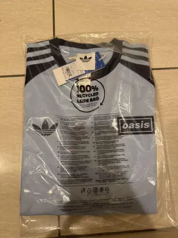 adidas Oasis T셔츠 M 사이즈 TOKYO JAPAN 입고