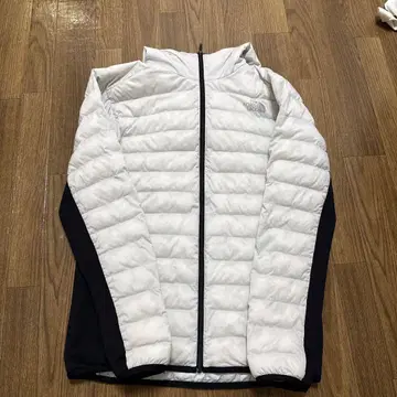 THE NORTH FACE 화이트 다운 자켓